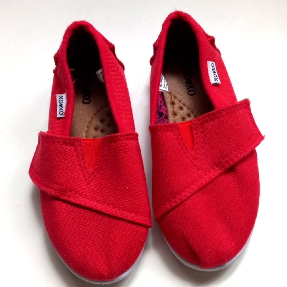 GIRLS RED CANVAS SHOES